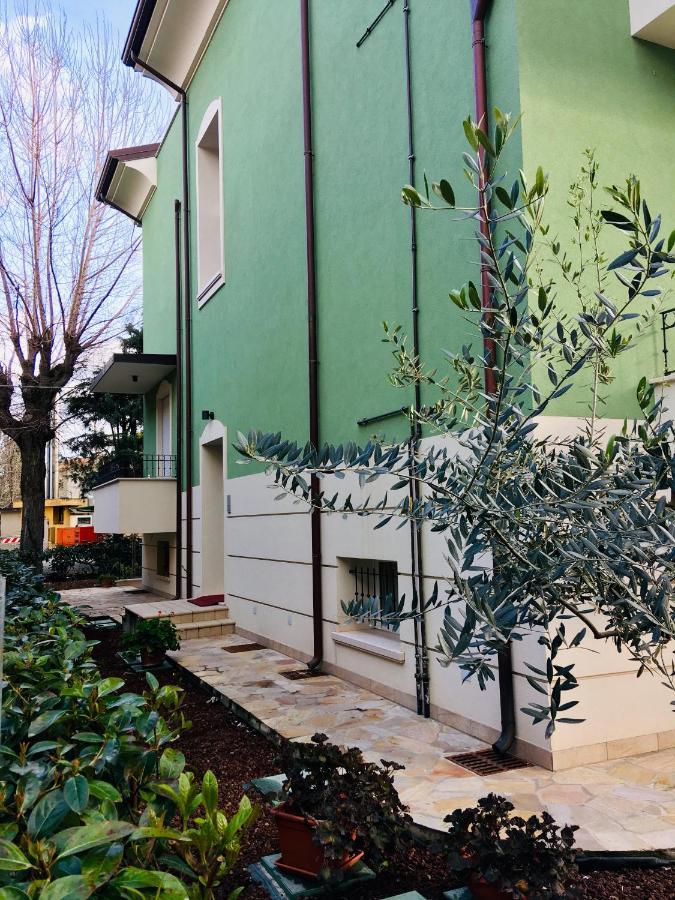 Residenza Elena Apartamento Rimini Exterior foto