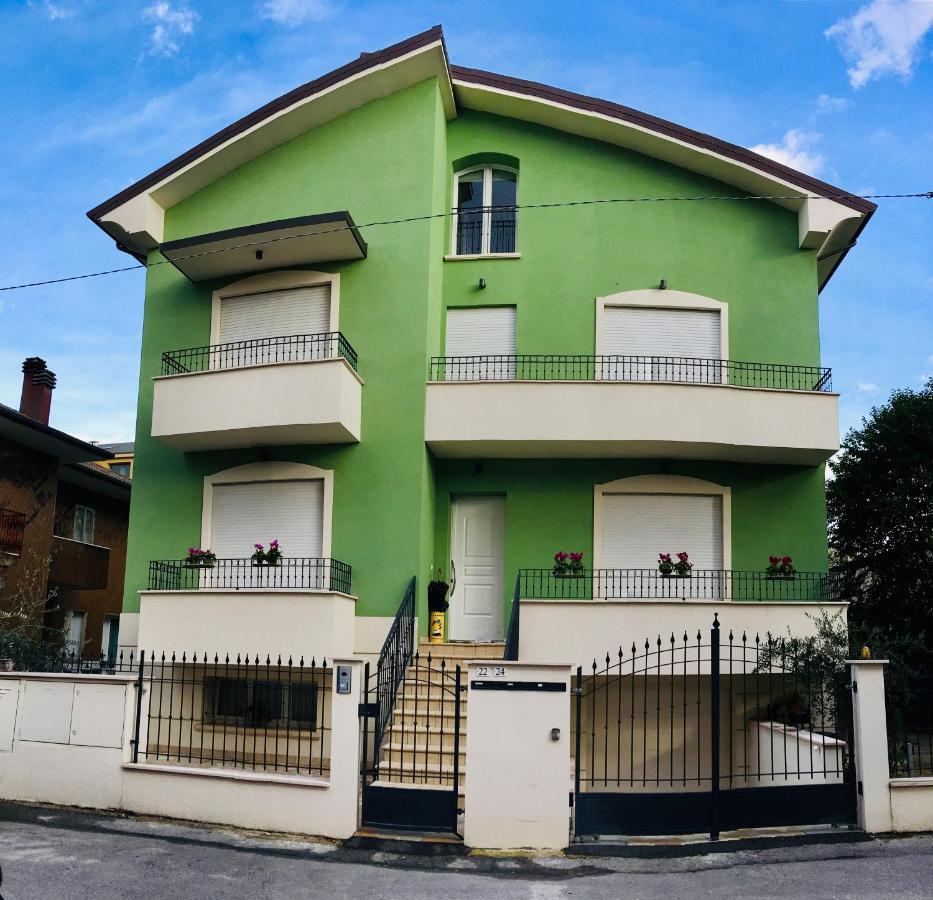 Residenza Elena Apartamento Rimini Exterior foto